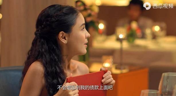 白色V领小衫，简单个性又帅气，美得很的很高调，你喜欢吗？